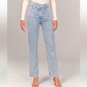 NWT Abercrombie Ultra High Rise 90s Straight Jean - Light w/ criss-cross waist
